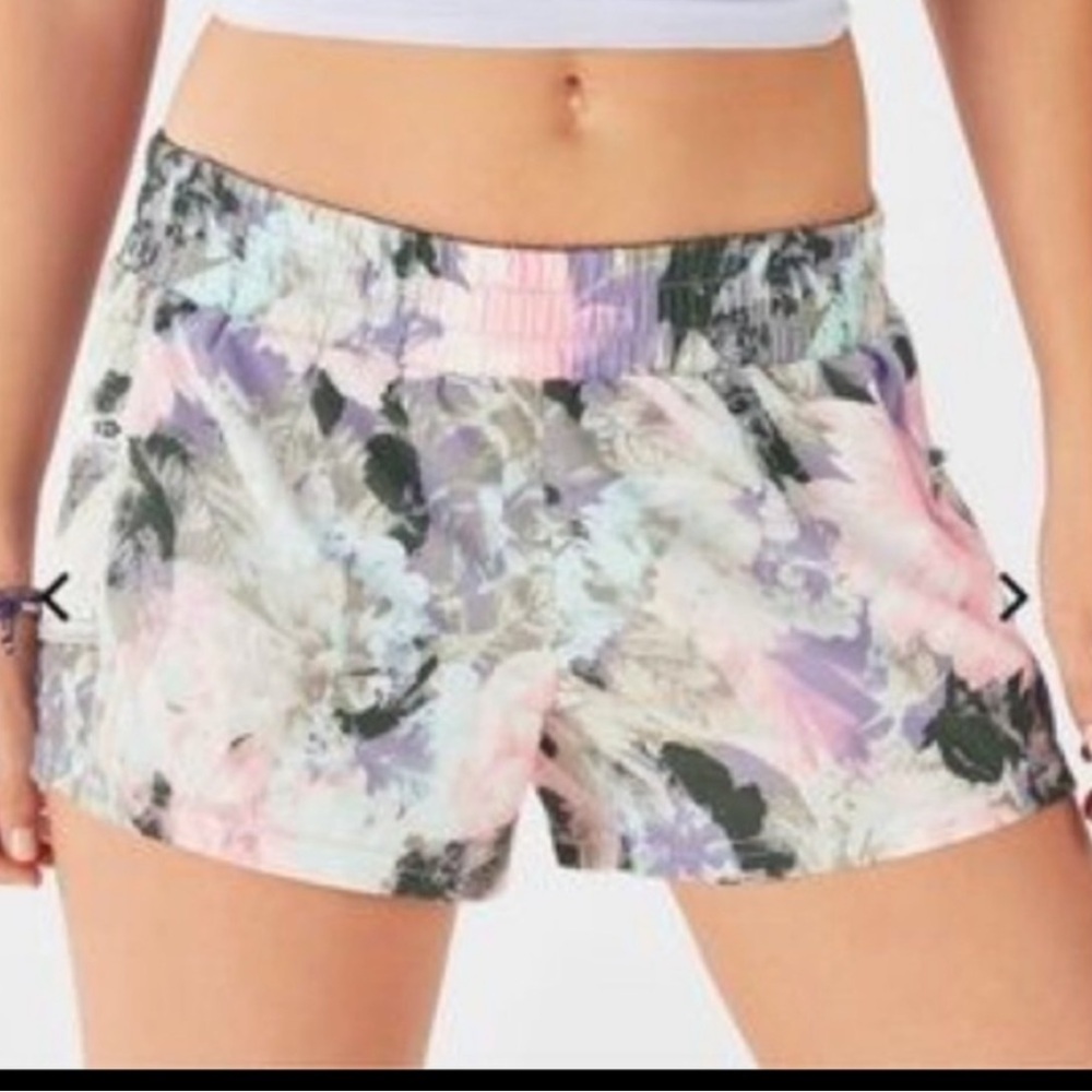 FABLETICS Maggie Shorts Pink Purple Gray Blue Black size Large